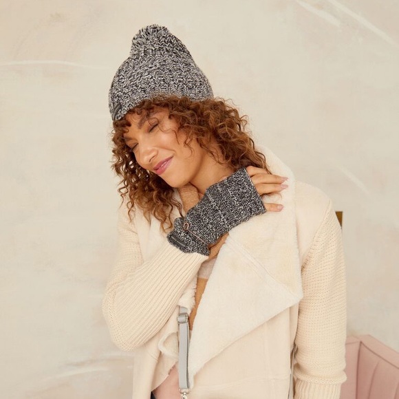 🟢mix and match 2 for $20🟢 Rebecca Minkoff Marled Beanie & Armwarmer Set - Picture 5 of 6